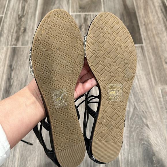Dolce Vita black flat sandals size 8 - Picture 6 of 6